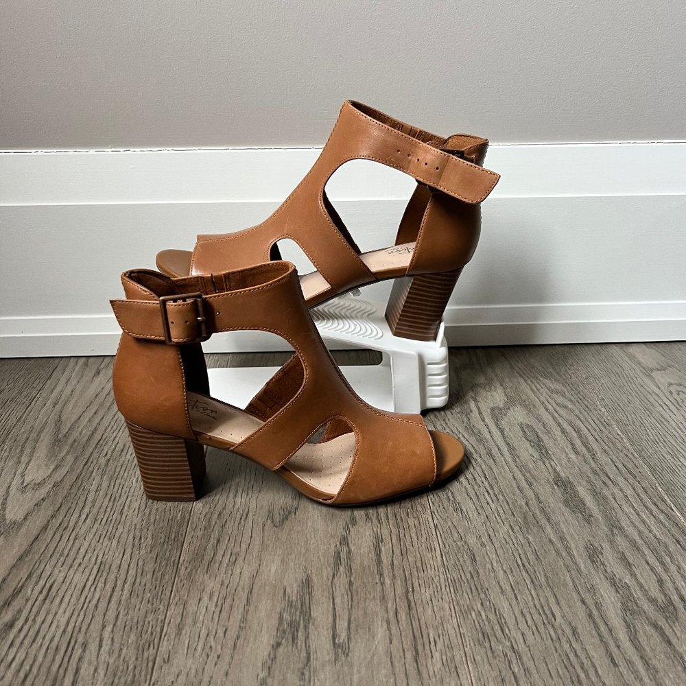 Clarks Deva Heidi Heeled Sandals. Size 8. NWT